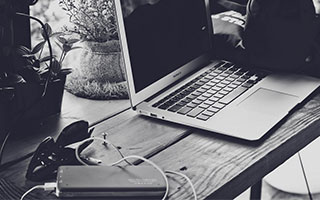 瓜友投稿！湖南科技学院极品反差学妹【周瑶凌】颜值不高但胜在脱衣服很骚，超紧小穴挺拔巨乳，看着很有感觉。